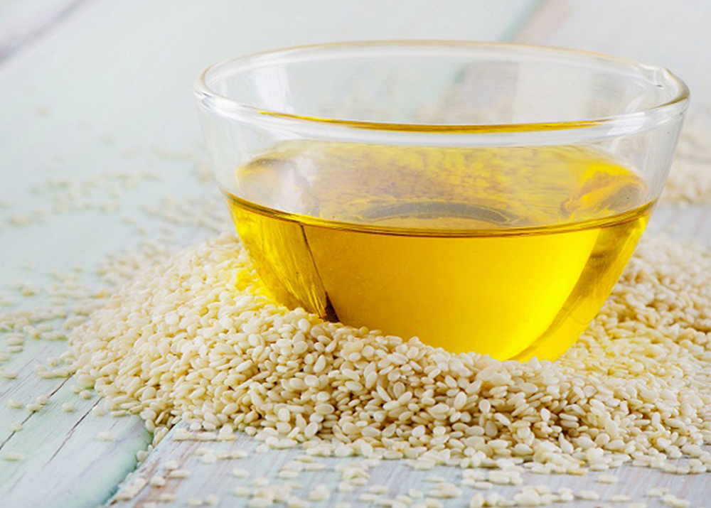 Are vegetable oils obtained by means of solvent extraction method  safe?