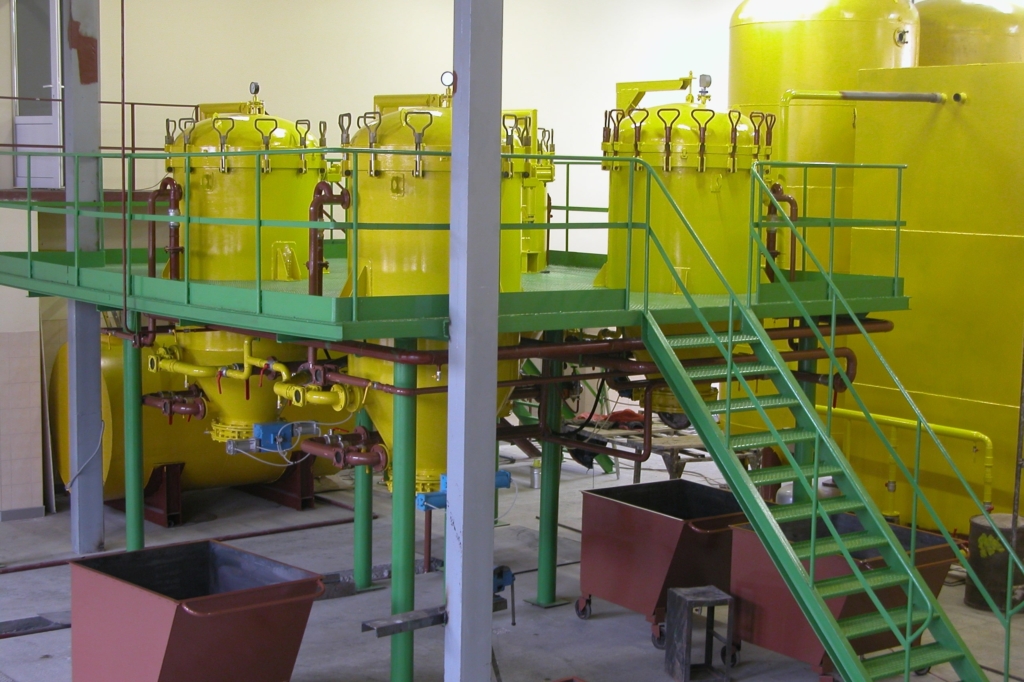 Технології ліній первинного очищення рослинних олій: обладнання та методи